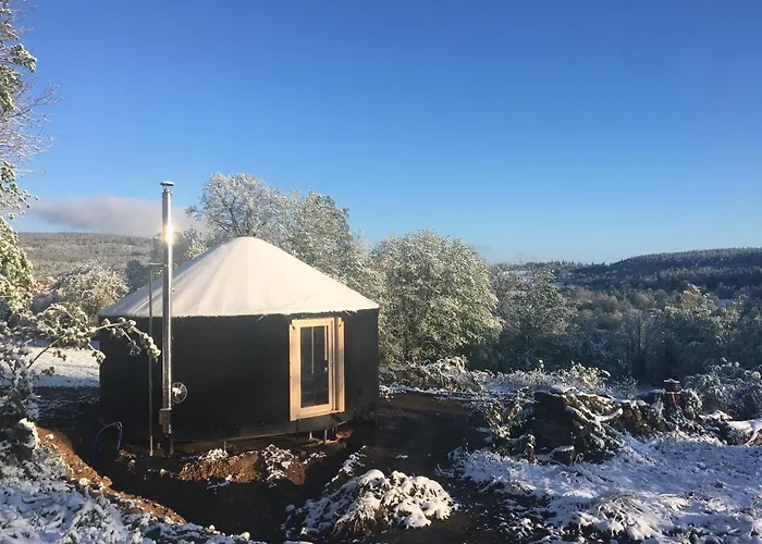 Black Yurt Chromiec